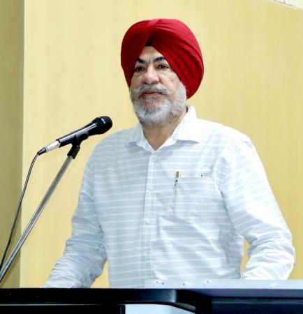 Dr. Jatinder Paul Singh Gill, Vice-Chancellor Addressing